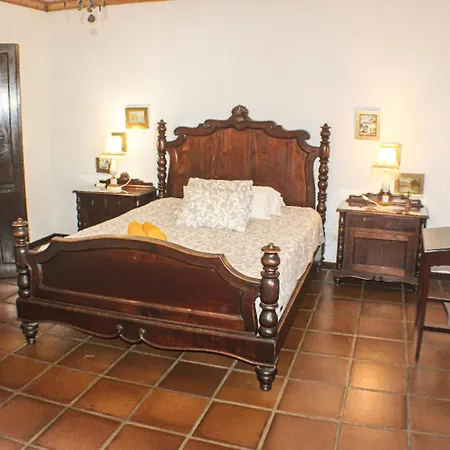 Dona Cris Konukevi *