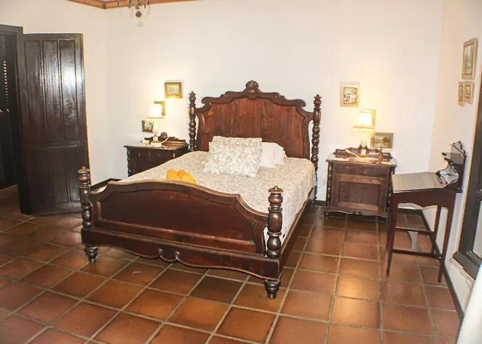Dona Cris Guest house *